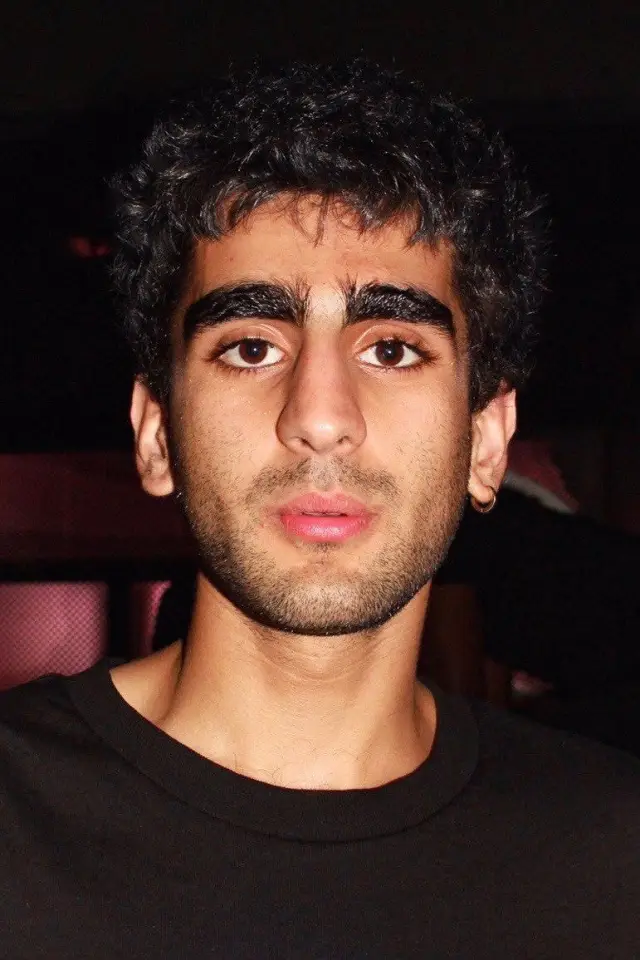 Фото  (Romil Hemnani)