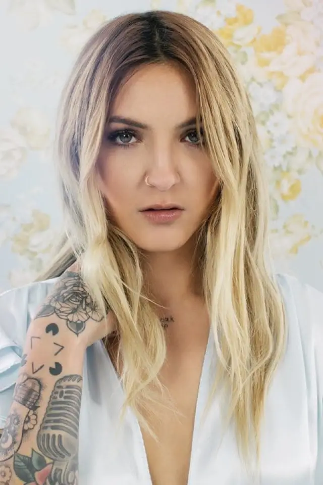 Фото Юлія Майклз (Julia Michaels)