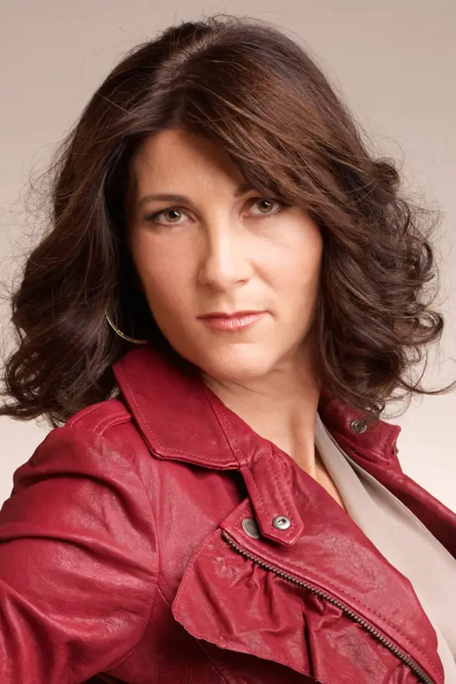 Фото Ів Бест (Eve Best)