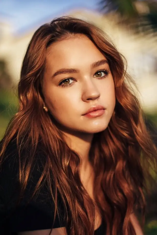 Фото Сейді Стенлі (Sadie Stanley)