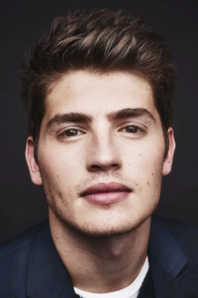 Фото Грегг Салкін (Gregg Sulkin)