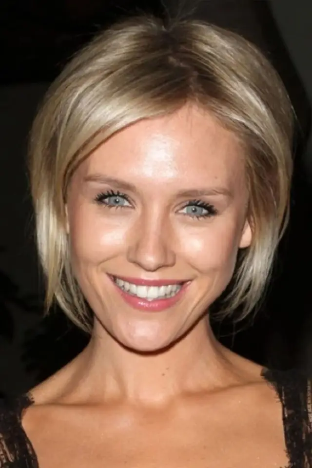Фото Нікі Вілан (Nicky Whelan)