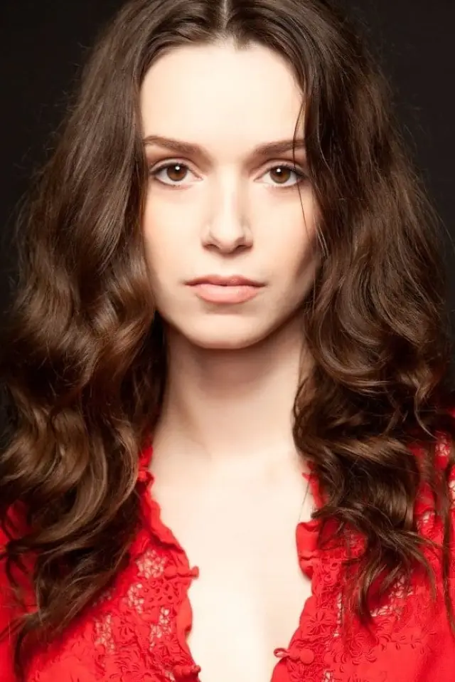 Фото Алекс Ессое (Alex Essoe)