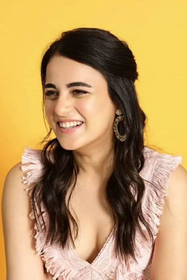 Фото Радхіка Мадан (Radhika Madan)