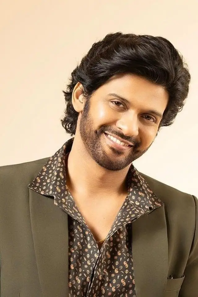 Фото  (Naveen Polishetty)