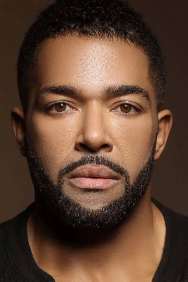 Фото Девід Отунга (David Otunga)