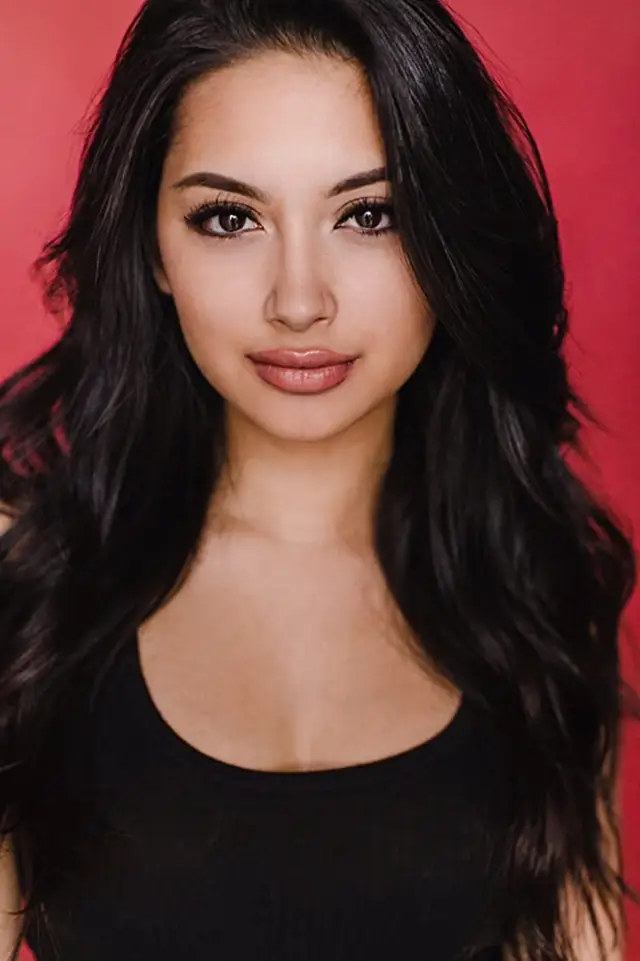 Фото Кайла Хеллер (Kayla Heller)