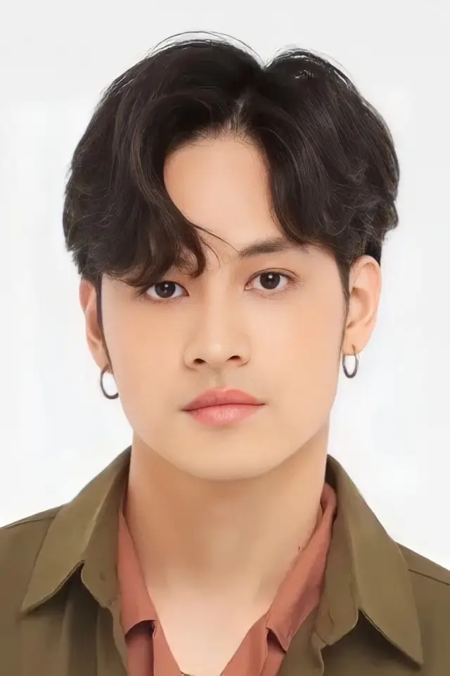 Фото  (Jirayu La-ongmanee)