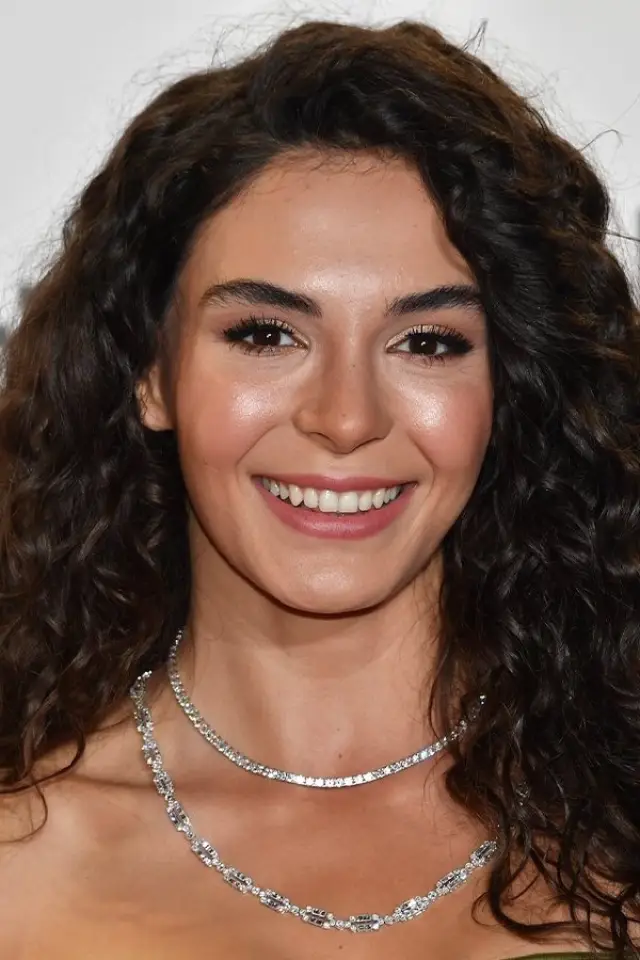 Фото Ебру Шагін (Ebru Şahin)