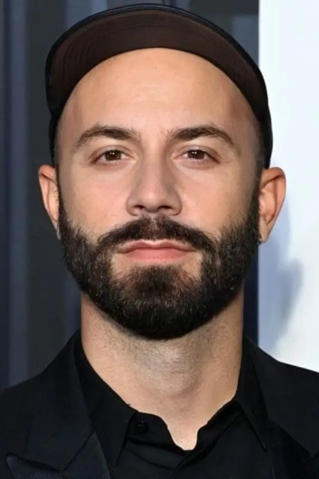 Фото  (Woodkid)
