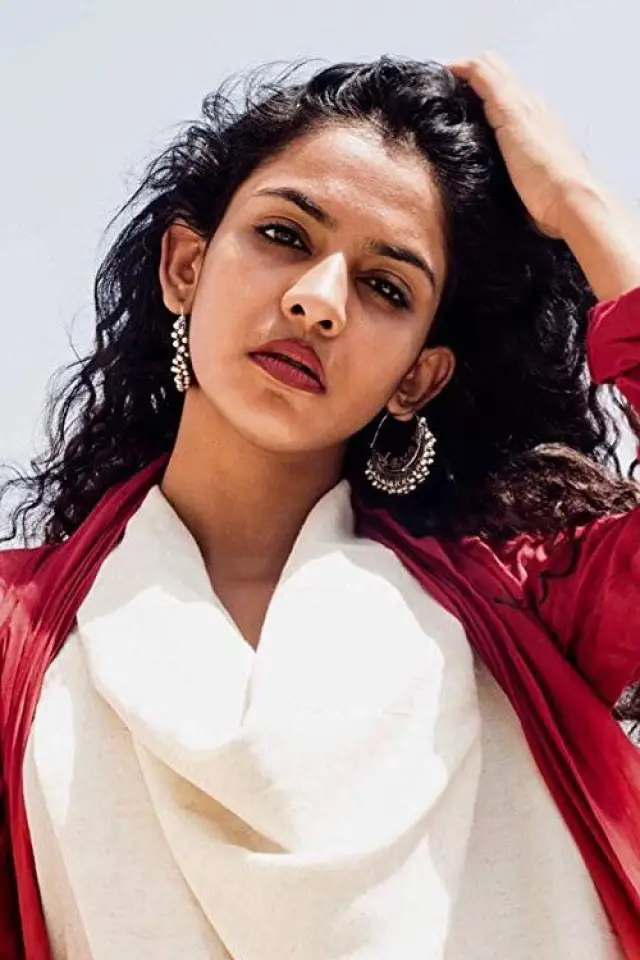 Фото  (Himika Bose)