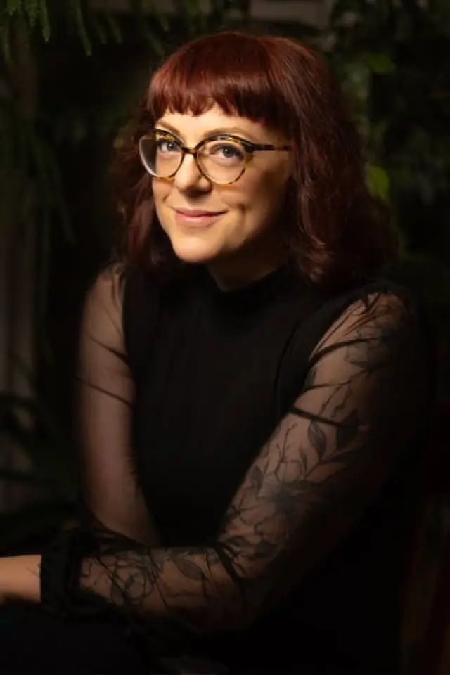 Фото  (V. E. Schwab)