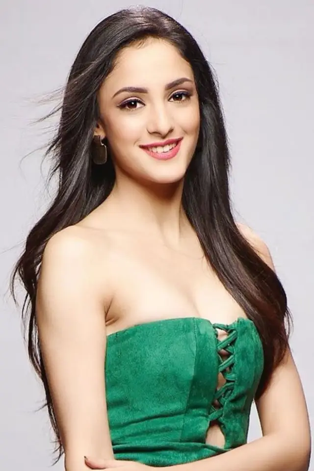 Фото  (Kanikka Kapur)