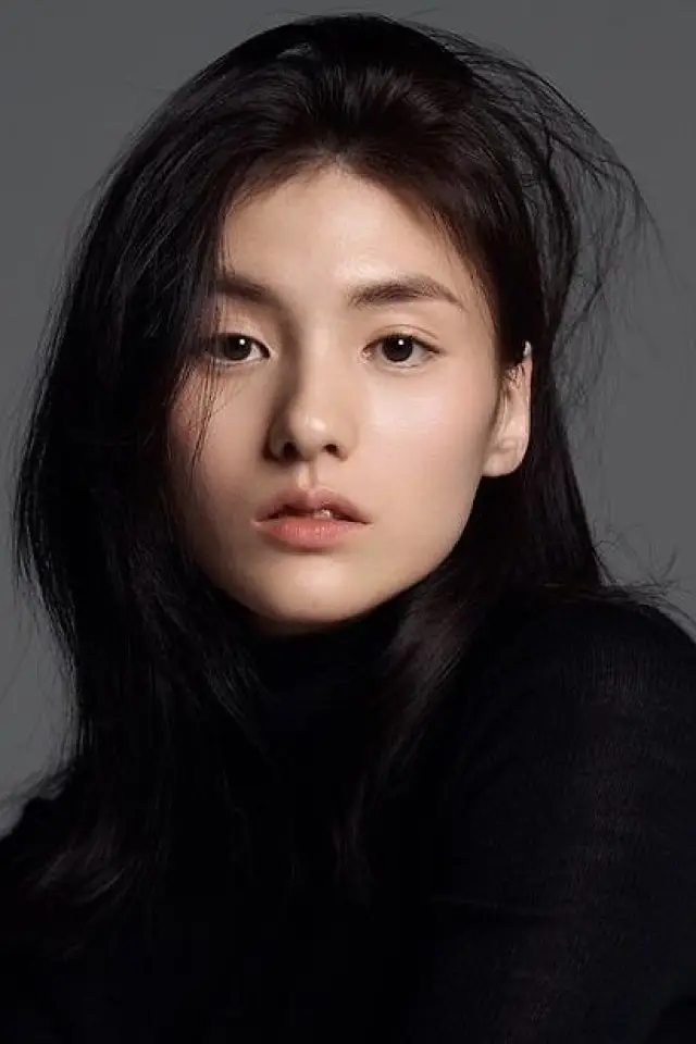 Фото Кім Йон Джі (Kim Yong-ji)