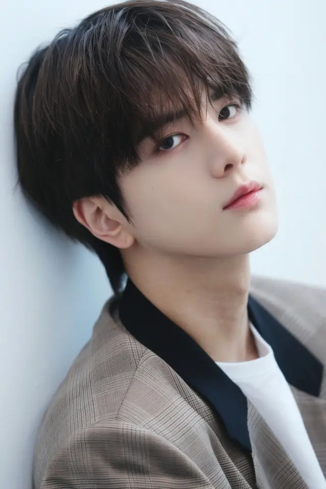 Фото Юнхун (Younghoon)