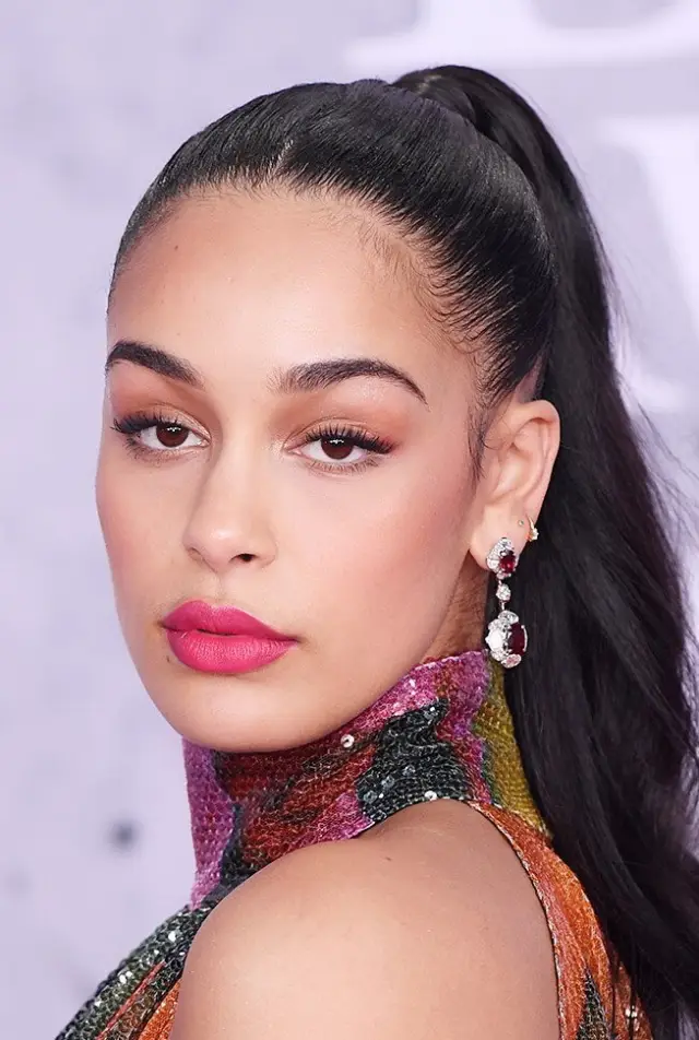 Фото  (Jorja Smith)