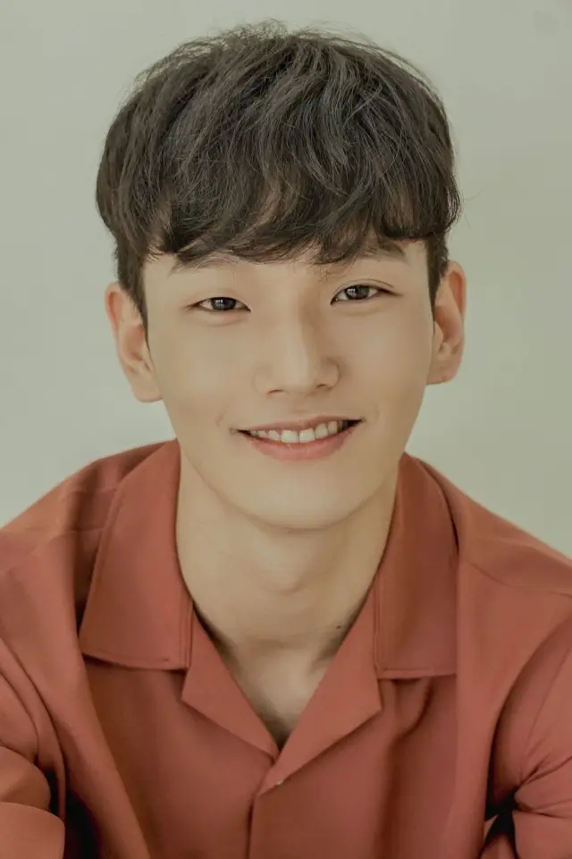 Фото  (Shin Jae-whi)