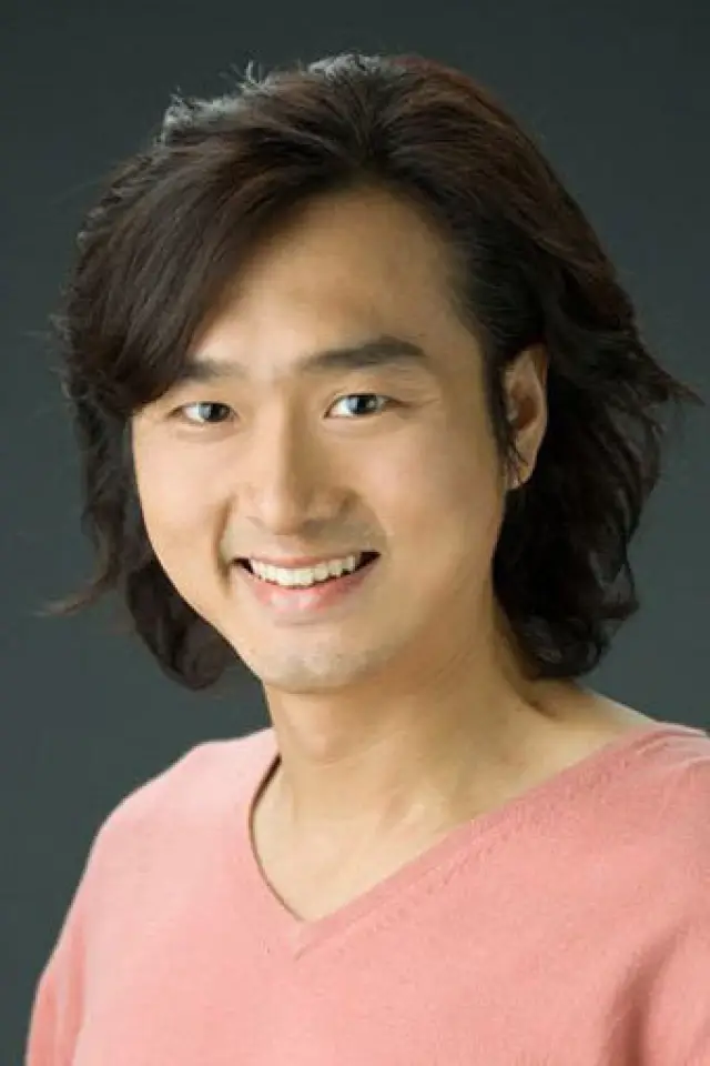 Фото  (Kim Hyun-tae)