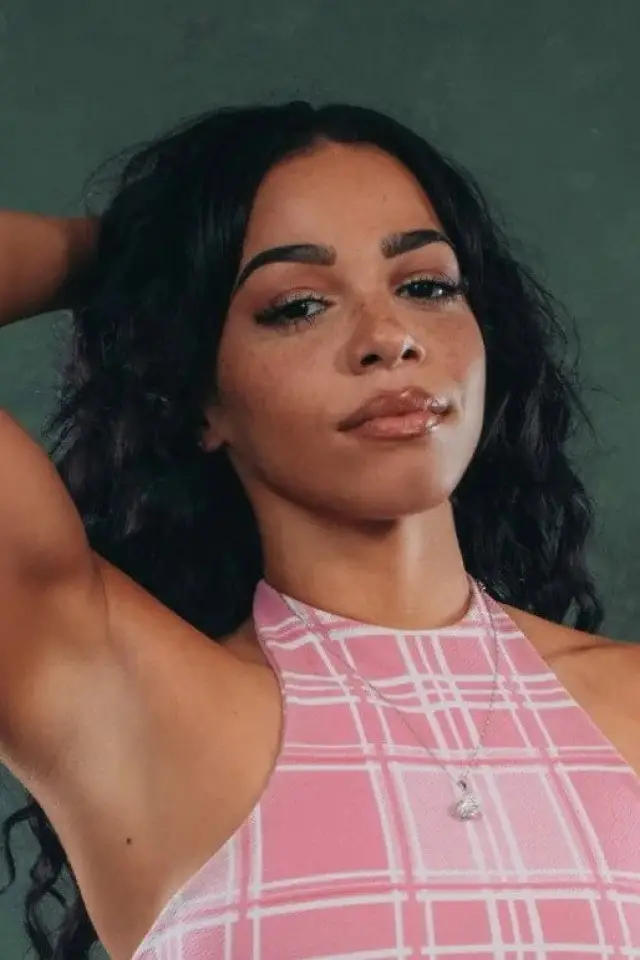 Фото Алія Джеймс (Aleah James)