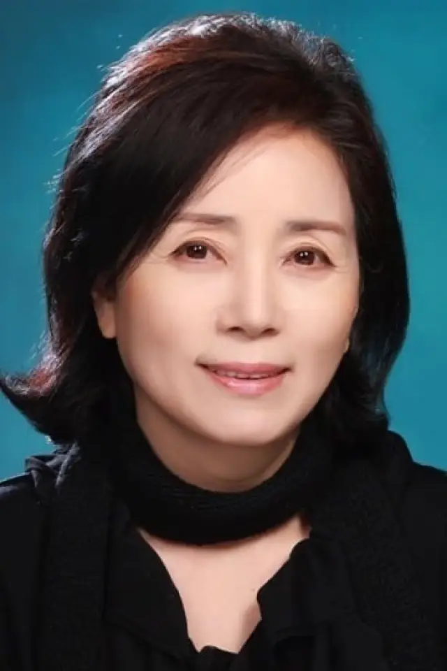 Фото Кім Мін Ґьон (Kim Min-kyung)