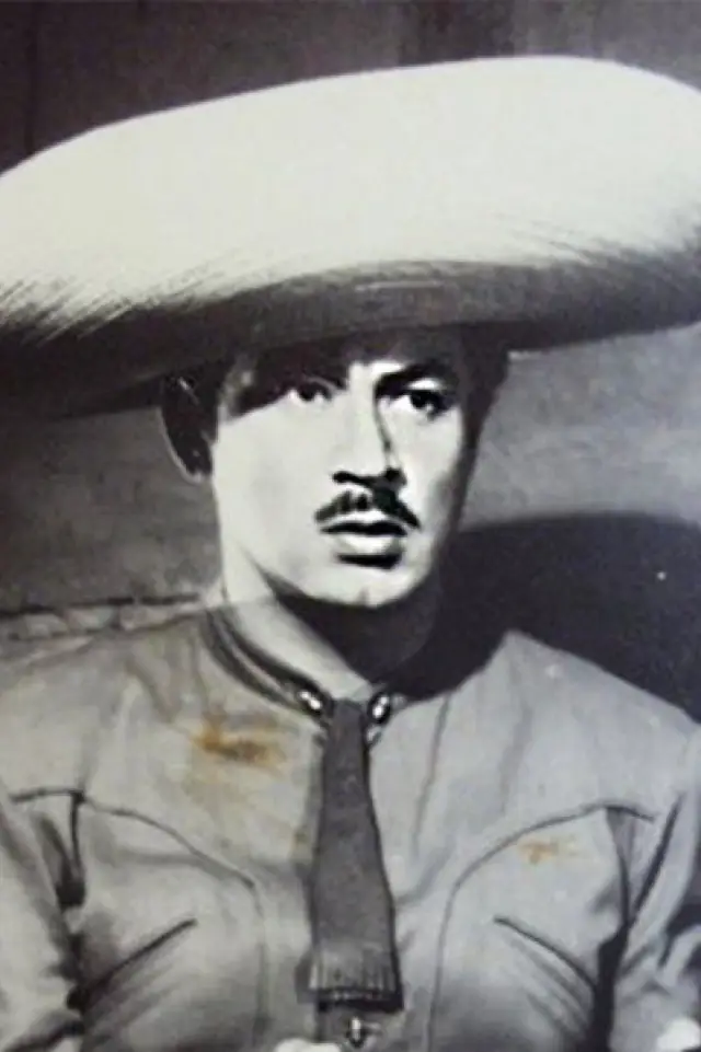 Фото  (Roberto G. Rivera)