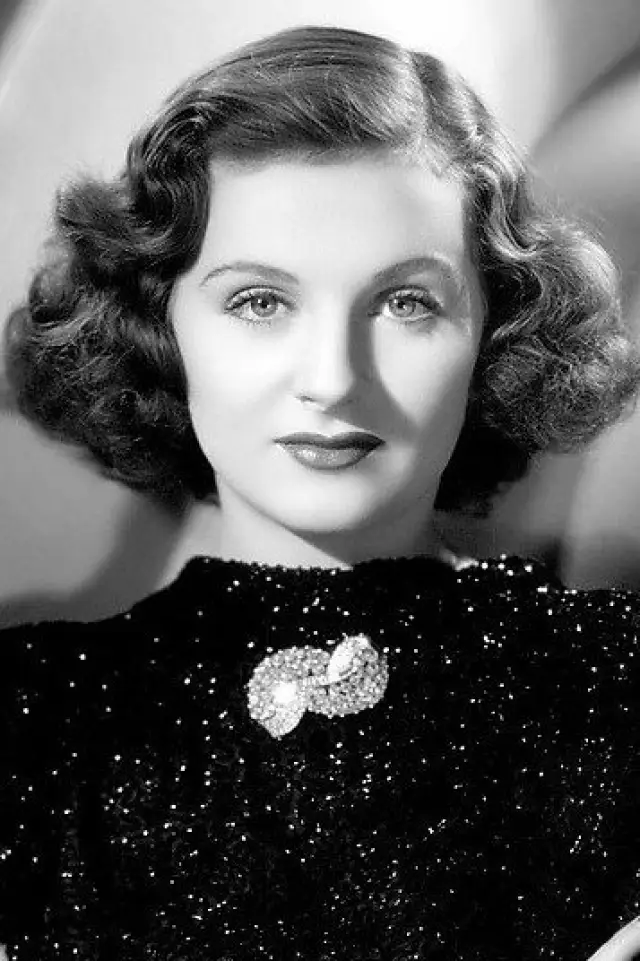 Фото  (Constance Moore)