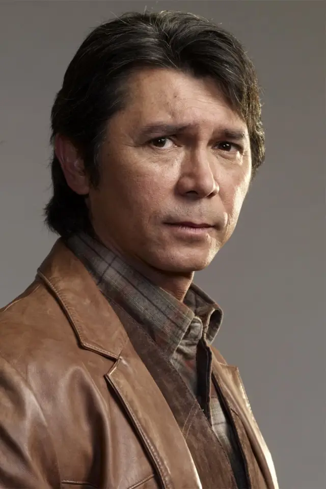 Фото Лу Даймонд Філліпс (Lou Diamond Phillips)