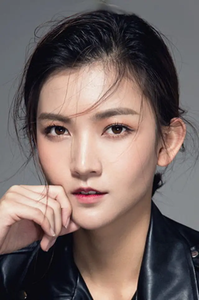 Фото  (Li Xinying)