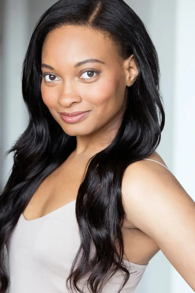Фото  (Krystle Ferdinand)