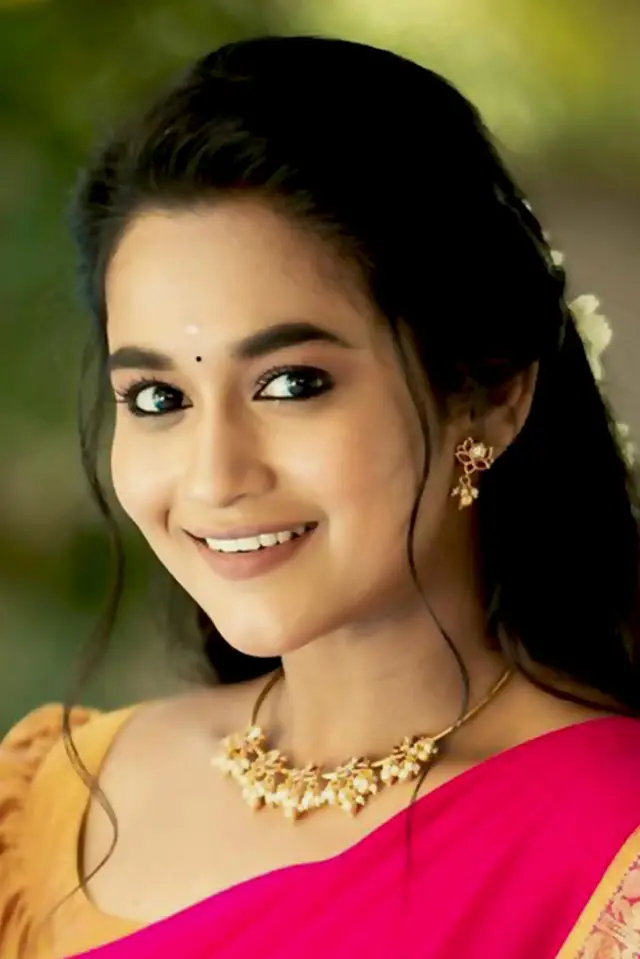 Фото  (Kaavya Arivumani)