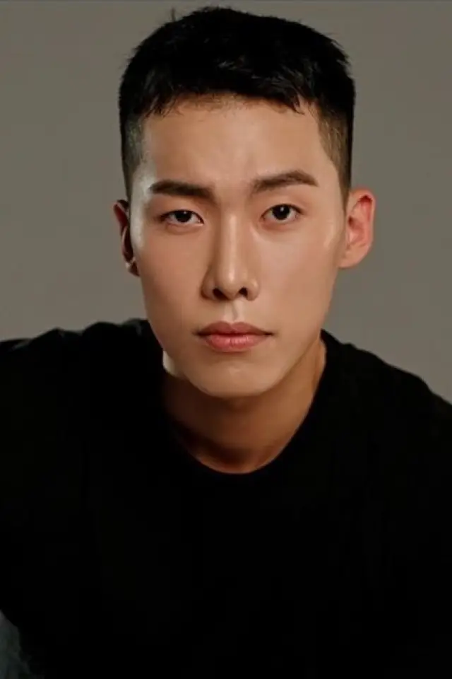 Фото  (Hwang Sung-bin)