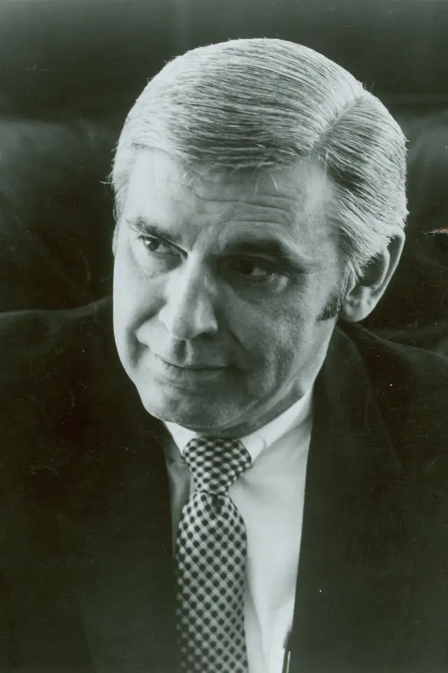 Фото  (Leo J. Ryan)