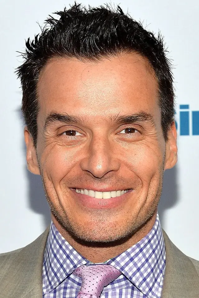 Фото Антоніо Сабато мол. (Antonio Sabàto Jr.)