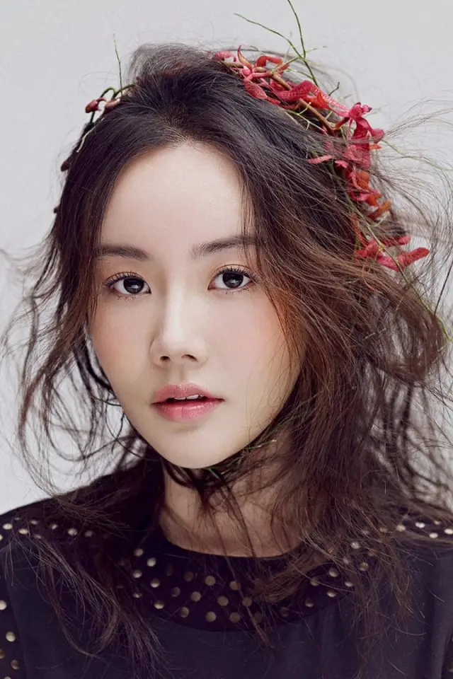 Фото Хван У-сұл-хе (Hwang Woo-seul-hye)