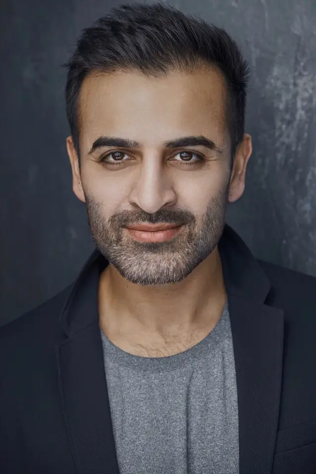Фото  (Riz Khan)