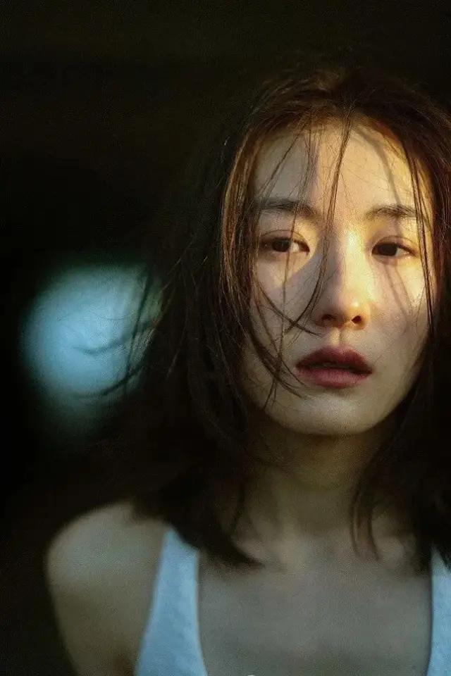 Фото  (Wang Yi)