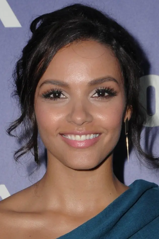 Фото Джессіка Лукас (Jessica Lucas)