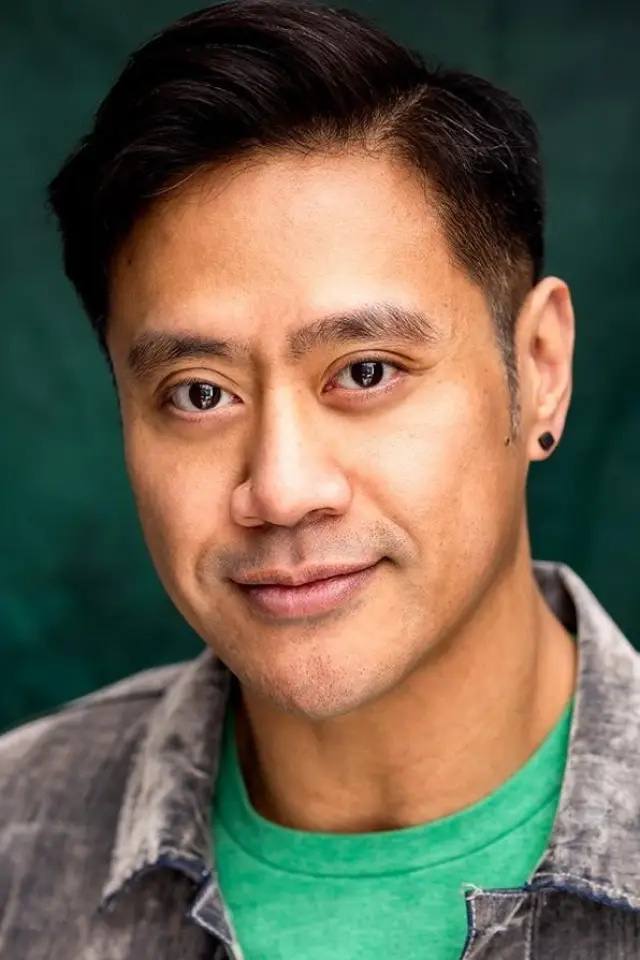 Фото  (John Tabaniag)