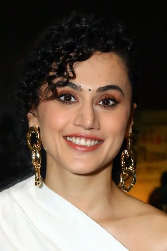 Фото Тапсі Панну (Taapsee Pannu)