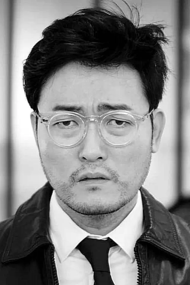 Фото Лі Чжунхьок (Lee Jun-hyeok)