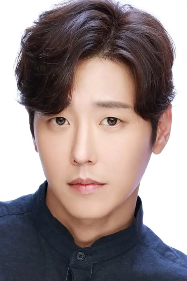 Фото  (Kim Yeong-hun)