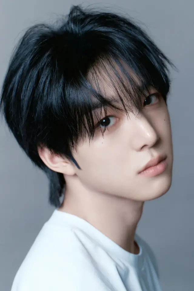 Фото  (Baek Jun-hyuk)