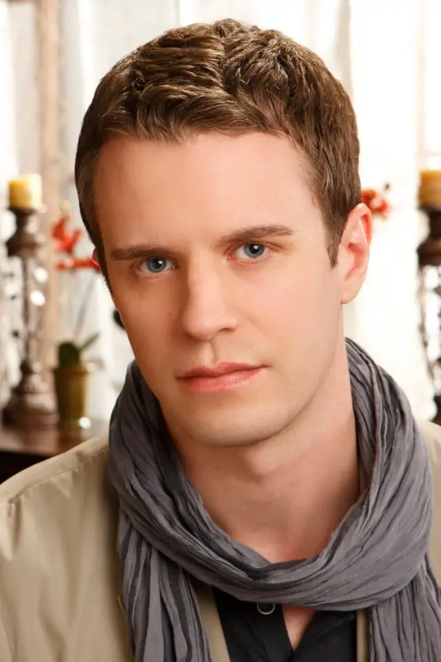 Фото Люк Маблі (Luke Mably)
