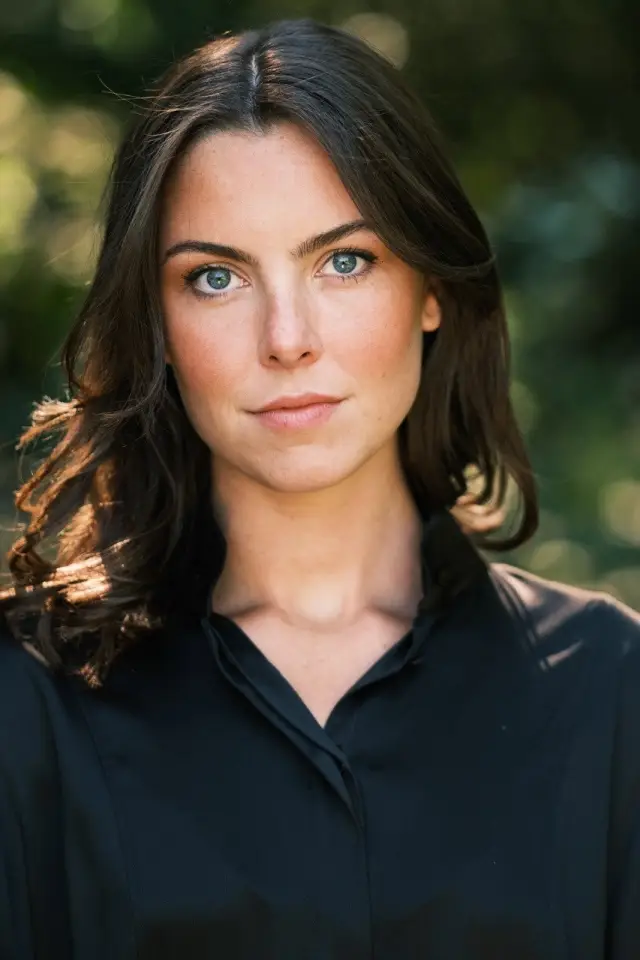 Фото  (MacKenzie  Lee)
