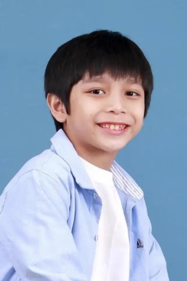 Фото  (Raine Dela Cruz)