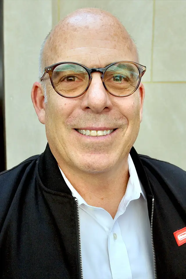 Фото  (Doug Bowser)