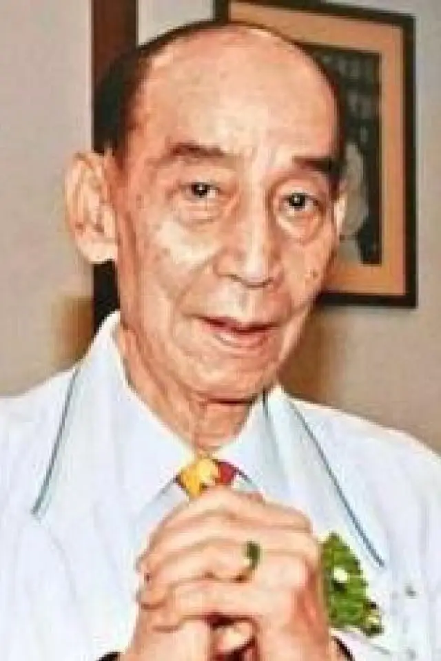 Фото  (Kwan Tak-Hing)