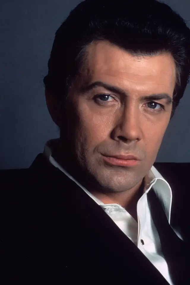 Фото Льюїс Коллінз (Lewis Collins)