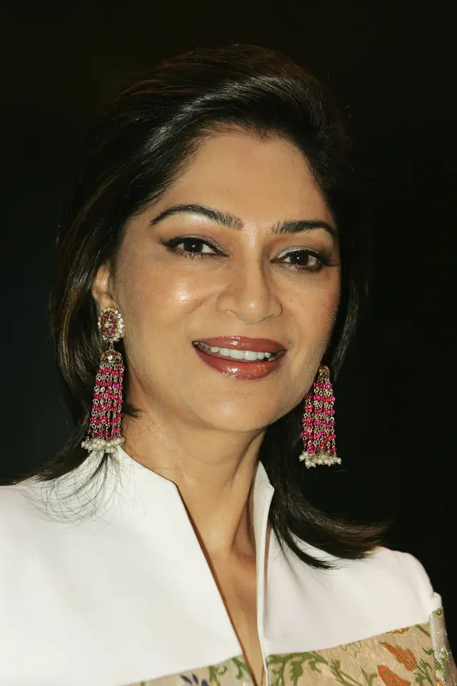 Фото  (Simi Garewal)