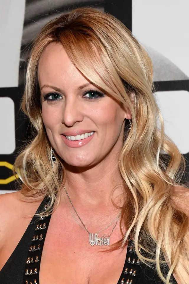 Фото Стормі Деніелс (Stormy Daniels)